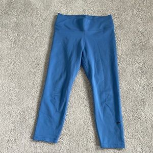 Women’s Large Nike Leggings - gently used